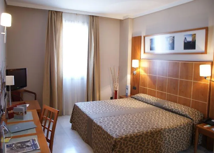 מלון Exe Ciudad De 4*