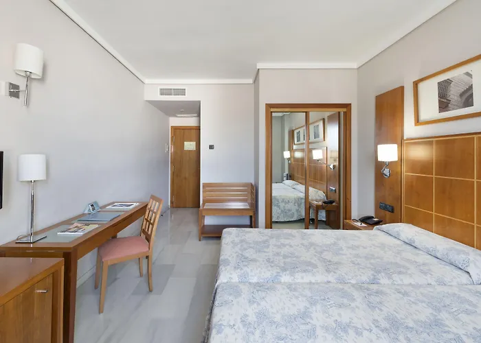 Exe Ciudad De Отель Кордова